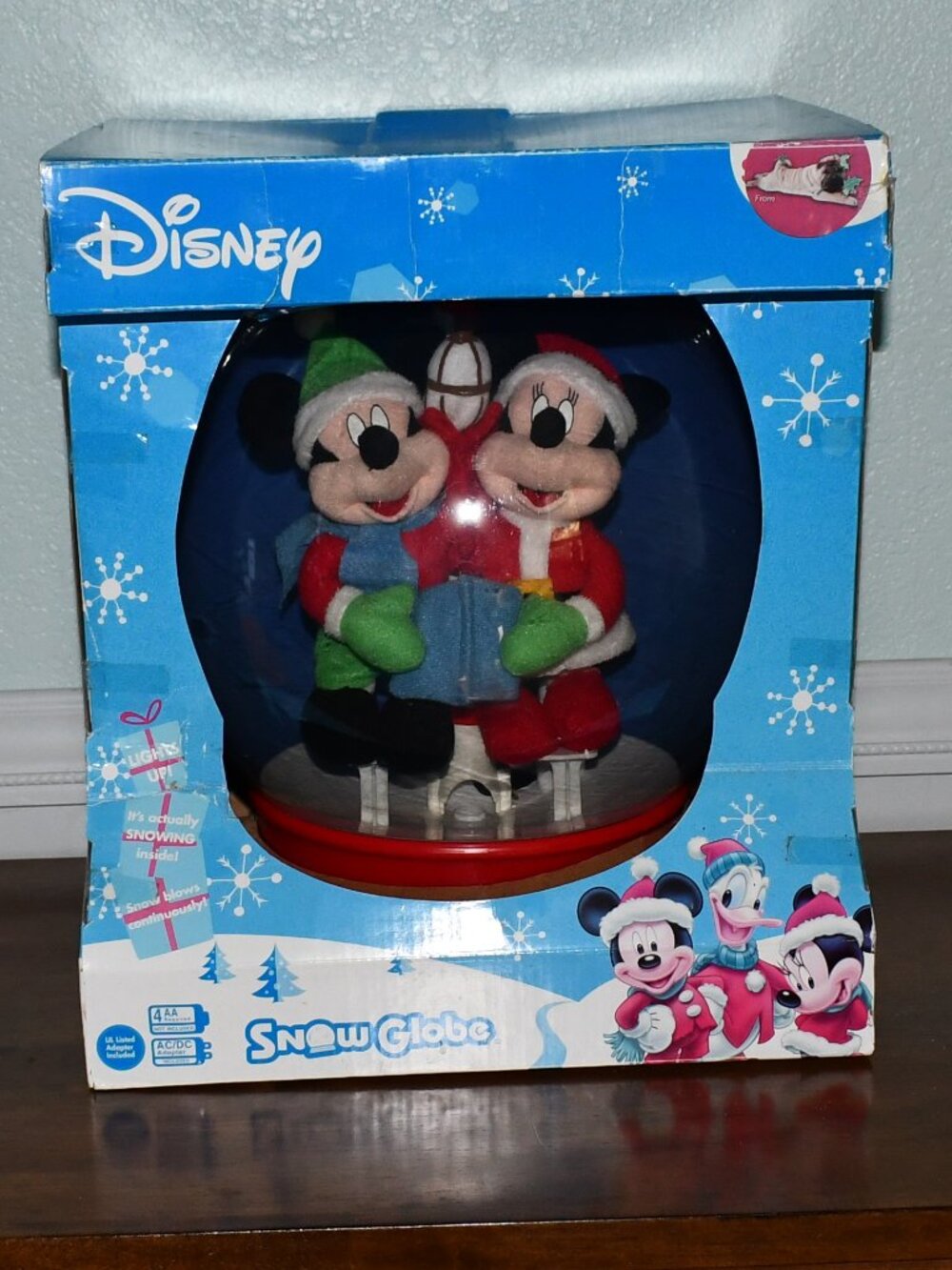 2005 Gemmy Disney Animated Music Snow Globe Mickey Minnie Mouse Xmas North Pole